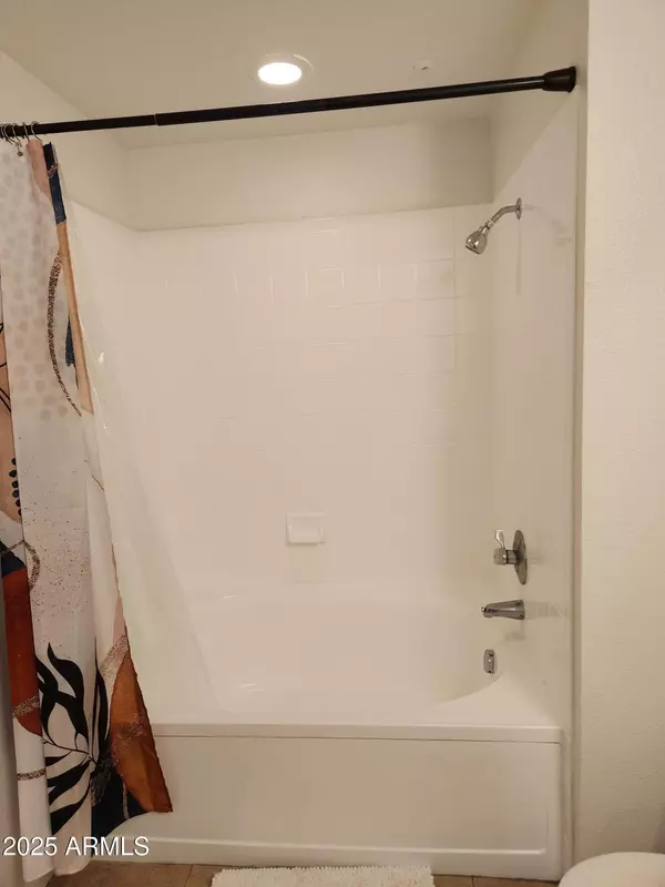 Phoenix, AZ 85008,5345 E VAN BUREN Street #116