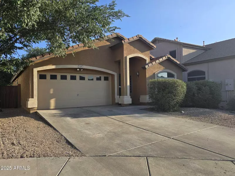 1309 E JULIE Court, San Tan Valley, AZ 85140