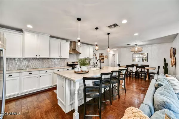 Phoenix, AZ 85018,4243 E AVALON Drive