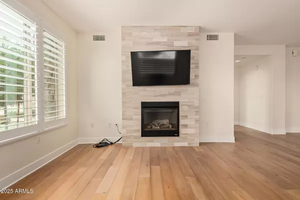 Scottsdale, AZ 85251,4803 N WOODMERE FAIRWAY -- #1002