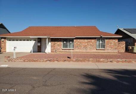 6932 W DENTON Lane, Glendale, AZ 85303