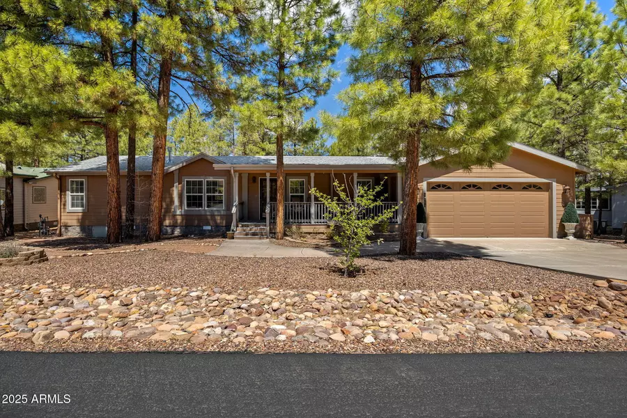 2080 W Pine Grove Drive, Show Low, AZ 85901