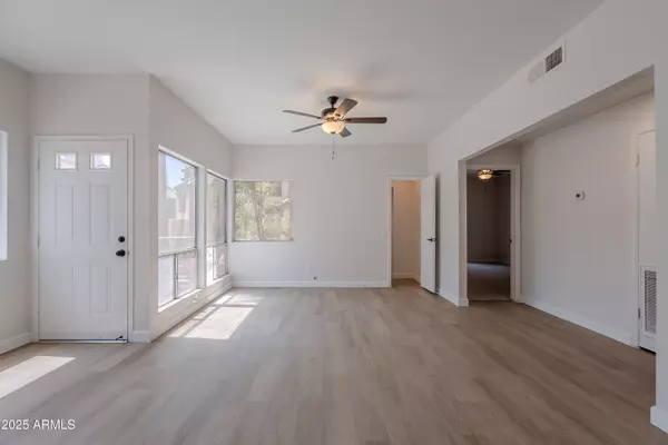 Phoenix, AZ 85034,101 N 7TH Street #168