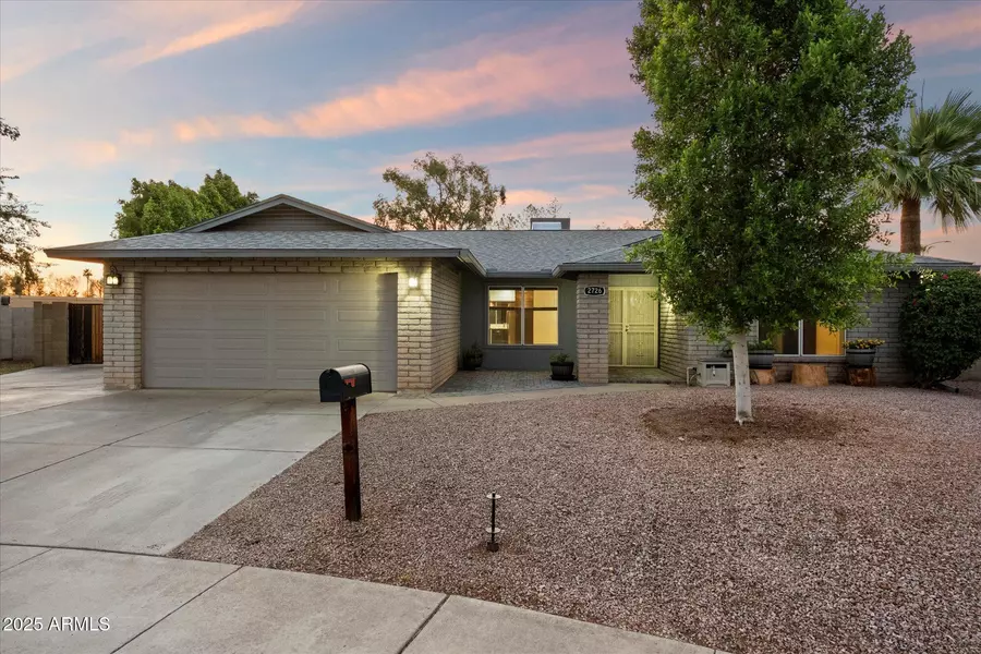2726 W Meseto Circle, Mesa, AZ 85202