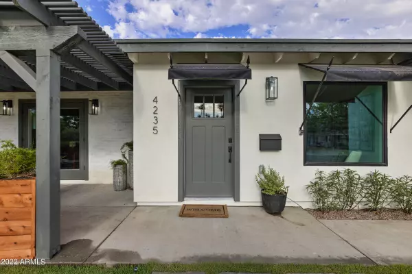 Phoenix, AZ 85018,4235 N 35TH Way