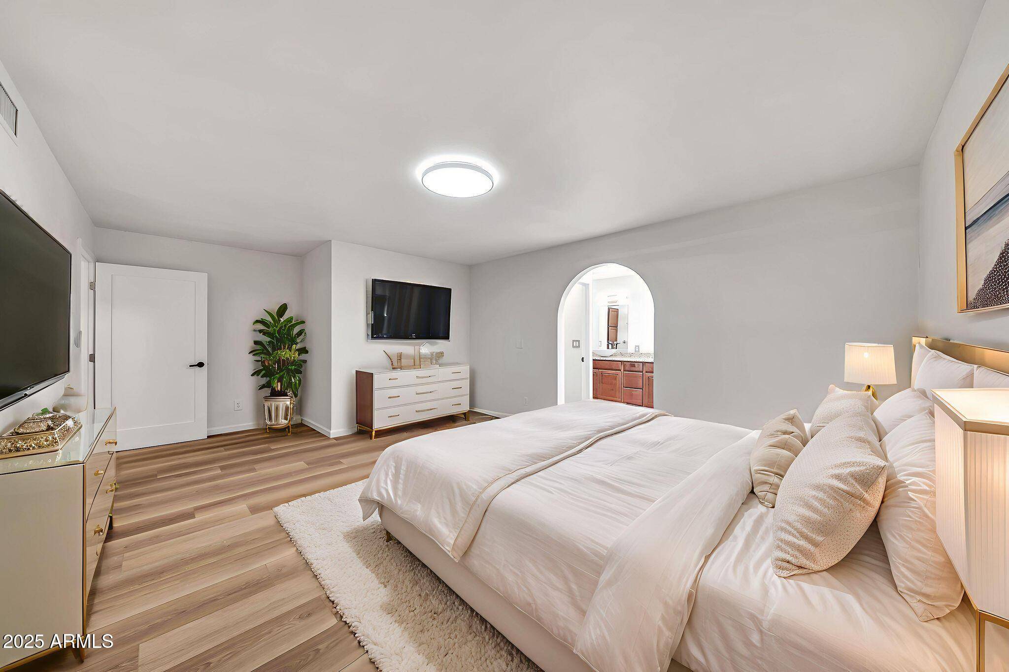4601 E CAROLINA Drive, Phoenix, AZ 85032