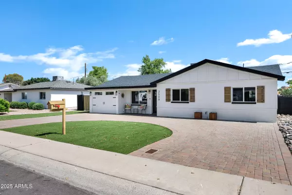 Phoenix, AZ 85016,2509 E MEADOWBROOK Avenue