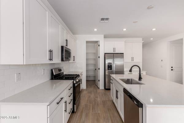 Laveen, AZ 85339,5023 W HARDTACK Trail