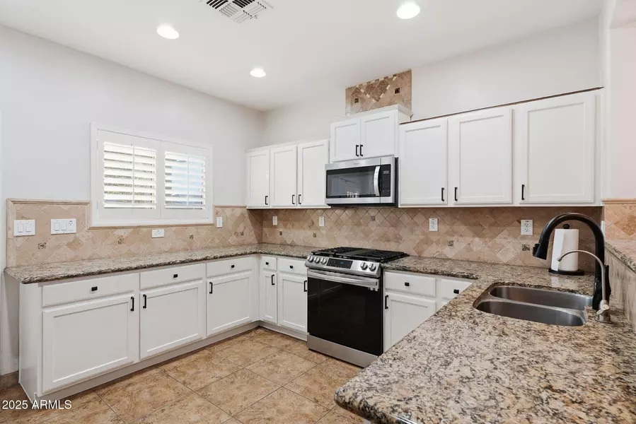 1927 W MINE Trail, Phoenix, AZ 85085