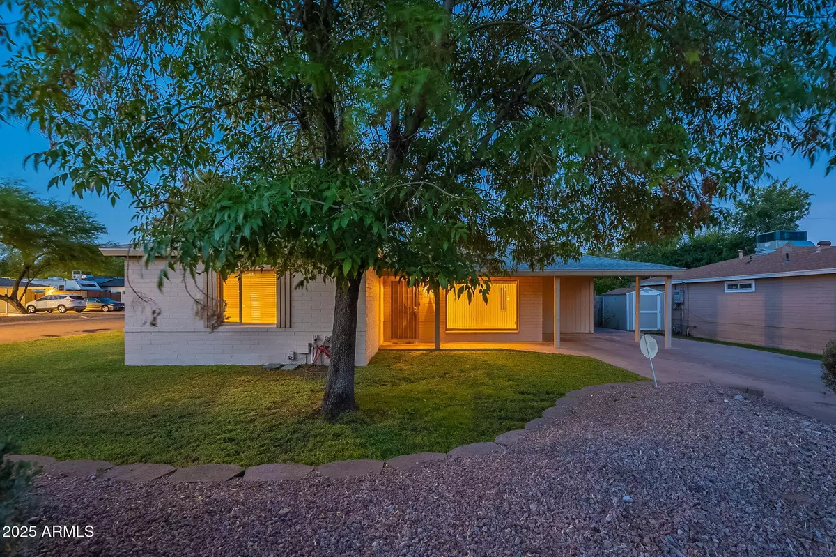 Phoenix, AZ 85020,7035 N 11th Place