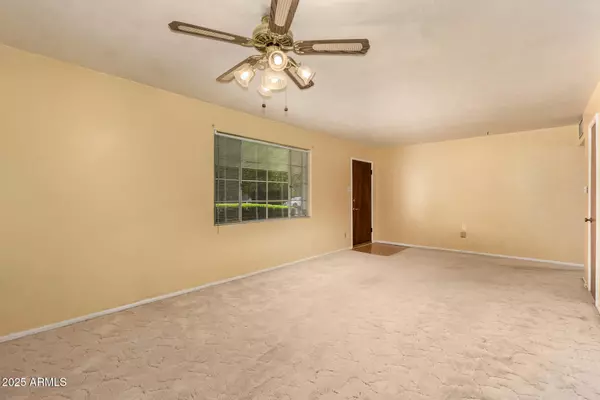 Phoenix, AZ 85018,4140 E GLENROSA Avenue
