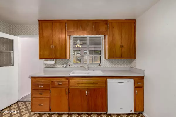 Phoenix, AZ 85018,4140 E GLENROSA Avenue