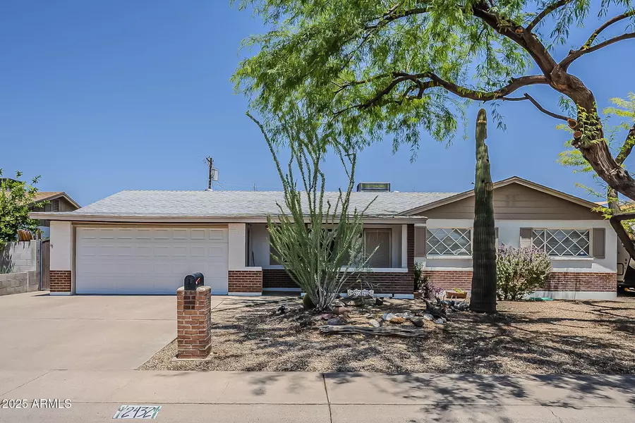 2432 W ECHO Lane, Phoenix, AZ 85021