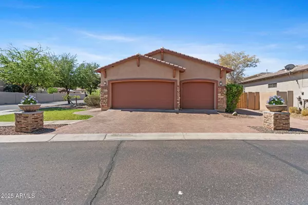 Phoenix, AZ 85042,3215 E CONSTANCE Way
