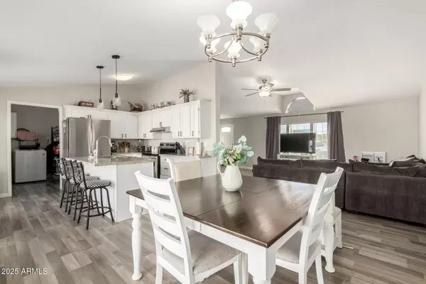 10618 W PRAIRIE Lane, Casa Grande, AZ 85193