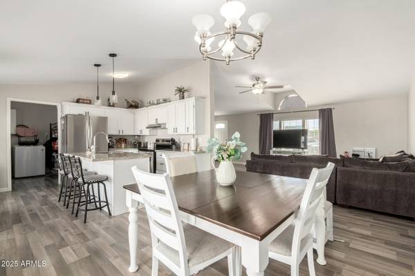 10618 W PRAIRIE Lane, Casa Grande, AZ 85193