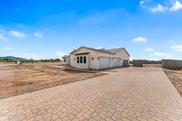 Phoenix, AZ 85086,1969 E Long Rifle Road