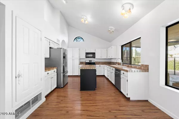 Scottsdale, AZ 85254,15220 N 49TH Street