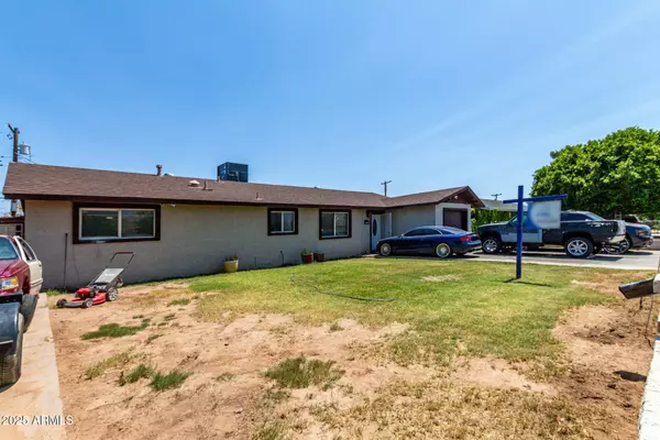Phoenix, AZ 85033,6063 W EARLL Drive