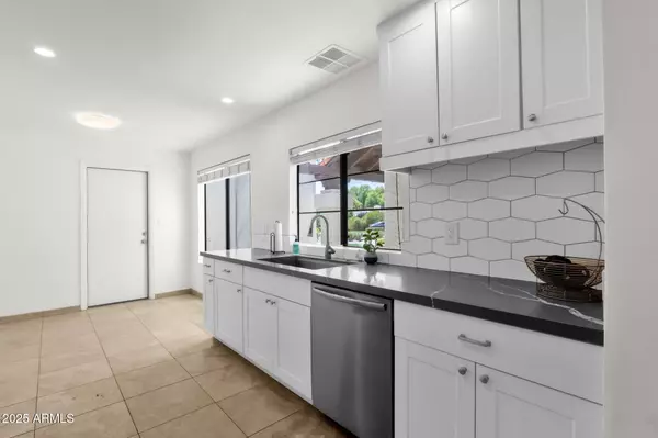 Scottsdale, AZ 85260,9322 E JENAN Drive