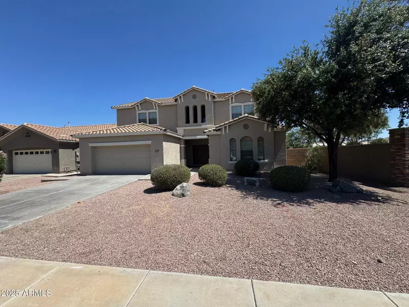 1359 E PARKVIEW Drive, Gilbert, AZ 85295