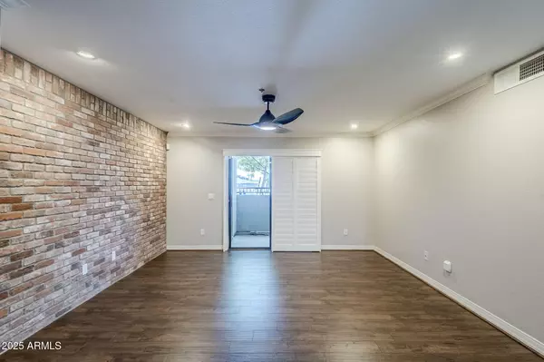 Phoenix, AZ 85016,2025 E CAMPBELL Avenue #143
