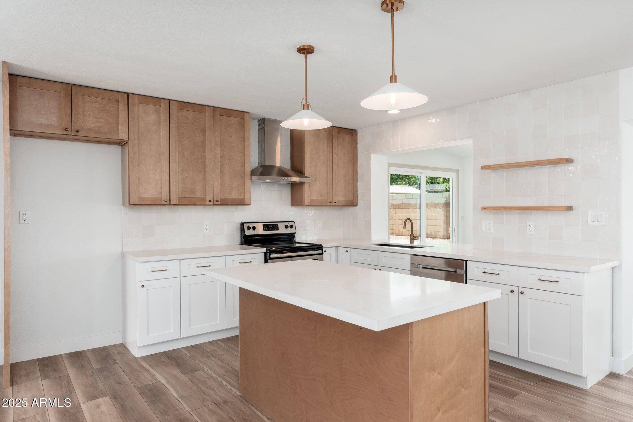 Phoenix, AZ 85053,3910 W KINGS Avenue