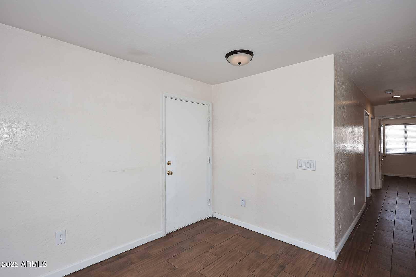 Mesa, AZ 85201,532 W 9th Street #201