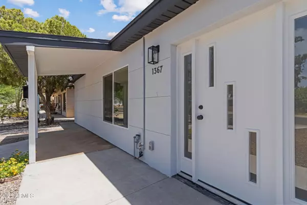 Phoenix, AZ 85014,1367 E MITCHELL Drive