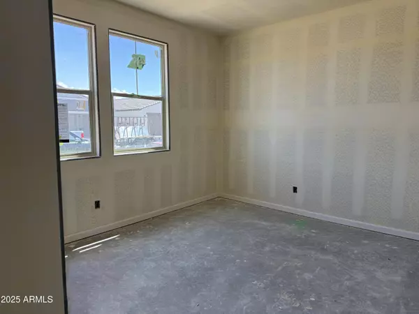Tolleson, AZ 85353,9524 W PARKWAY Drive