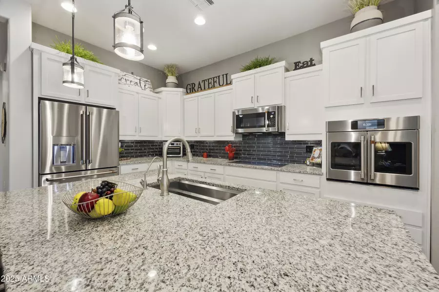 40571 N BARRED Place, San Tan Valley, AZ 85140