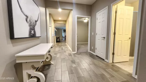 Phoenix, AZ 85042,7925 S 24TH Way