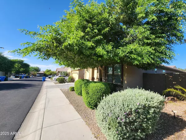 Phoenix, AZ 85042,7925 S 24TH Way