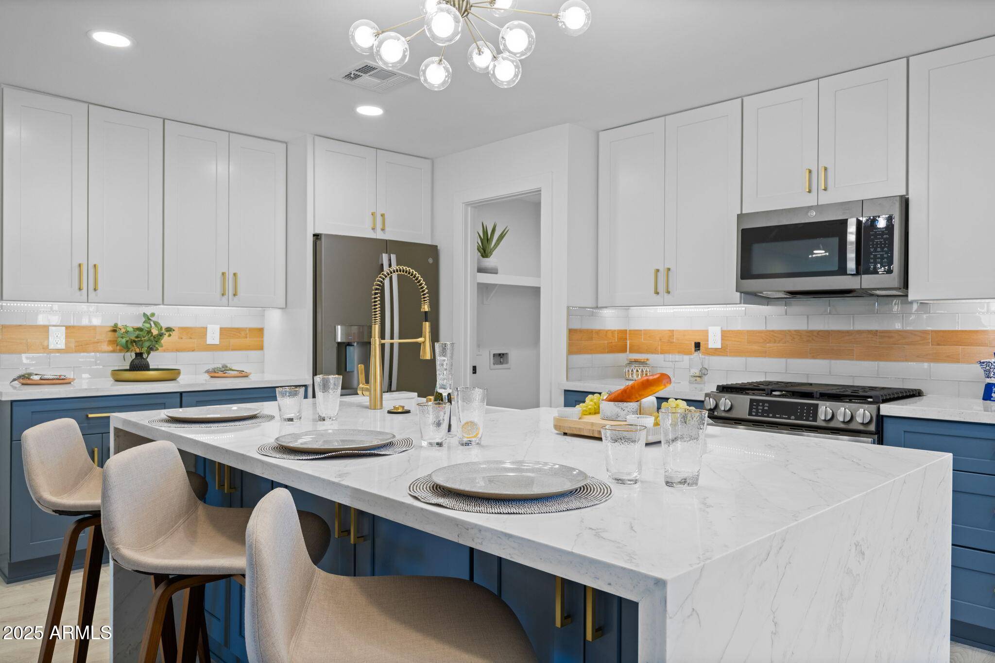 Phoenix, AZ 85015,1818 W HIGHLAND Avenue