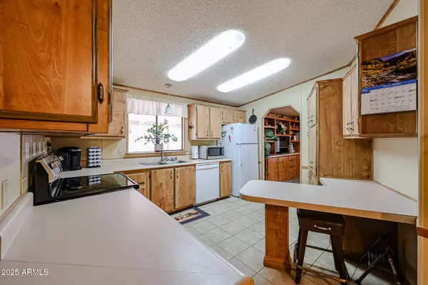 Phoenix, AZ 85050,3901 E PINNACLE PEAK Road #208