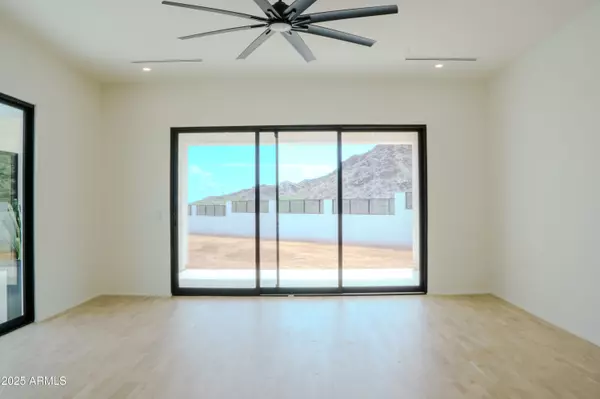 Phoenix, AZ 85042,9027 S 19TH Street