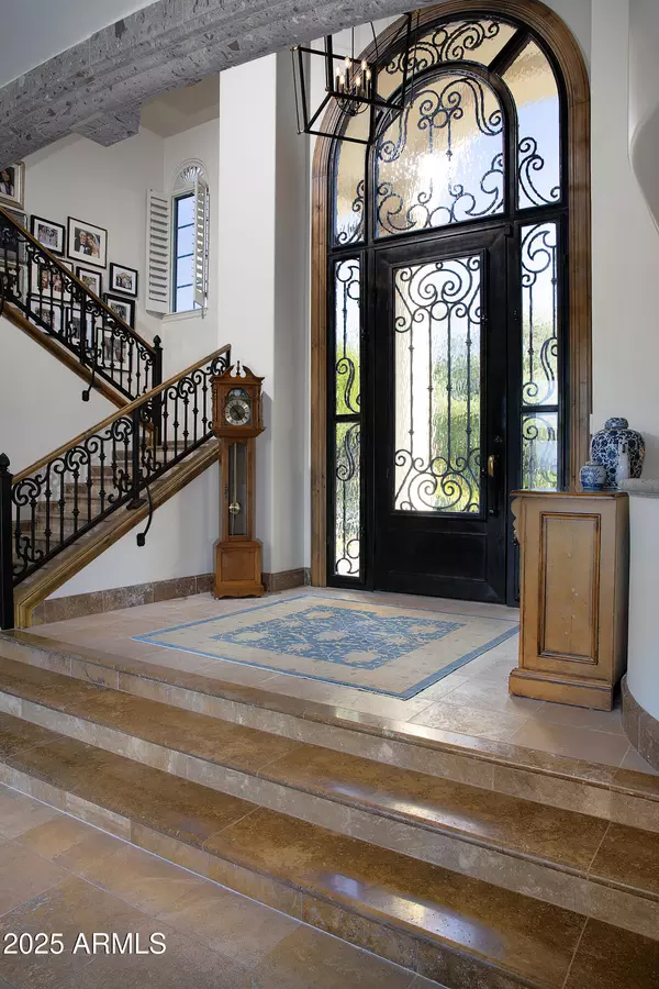 Paradise Valley, AZ 85253,5610 E SANNA Street