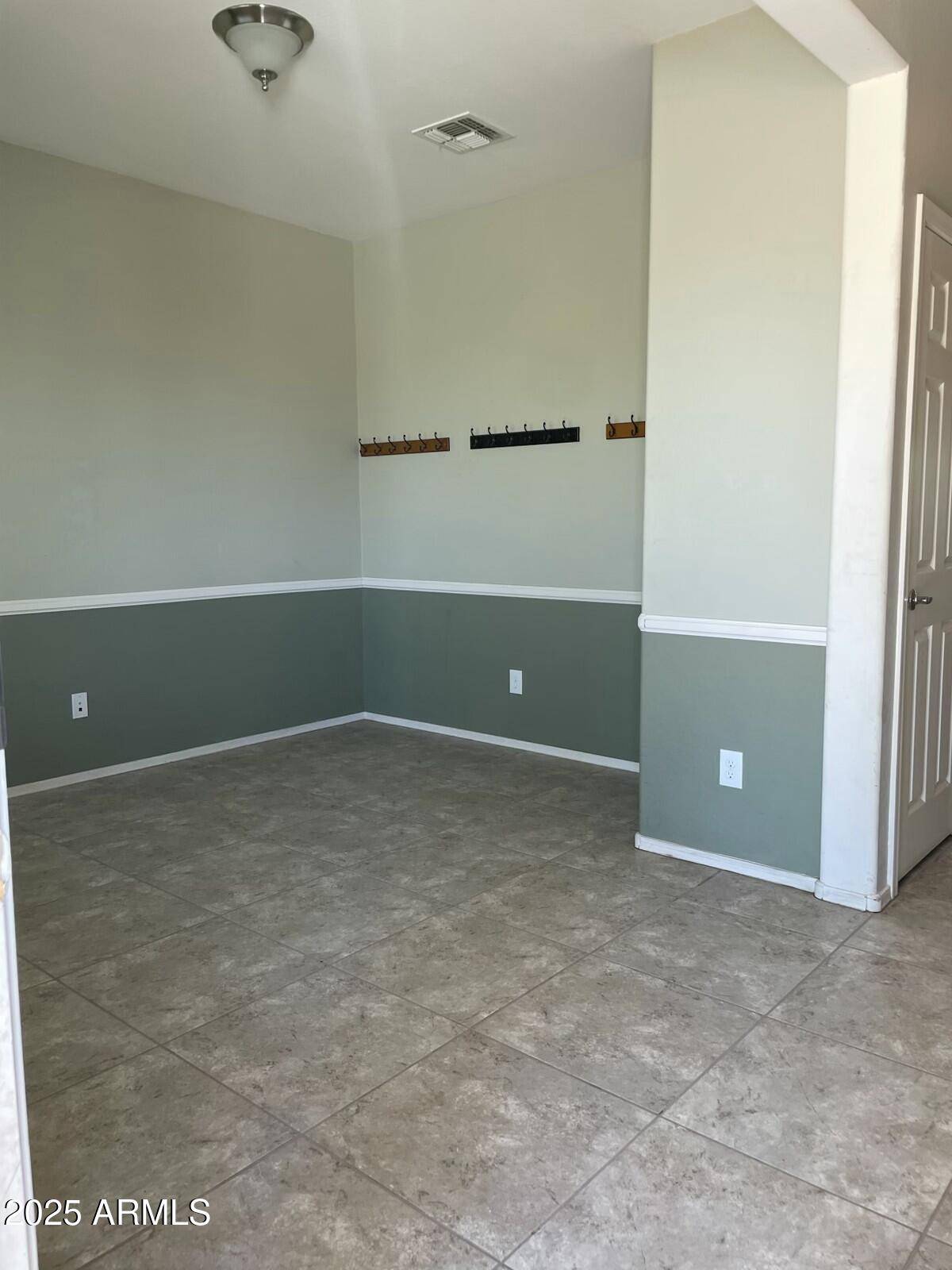 Phoenix, AZ 85043,7230 W SOUTHGATE Avenue