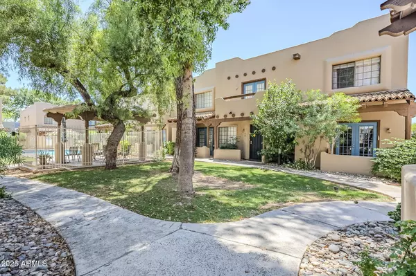 Phoenix, AZ 85022,1446 E GROVERS Avenue #13