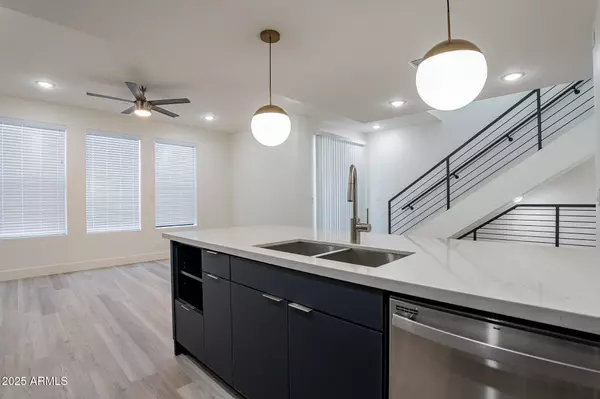 Tempe, AZ 85281,250 S ROOSEVELT Street #250
