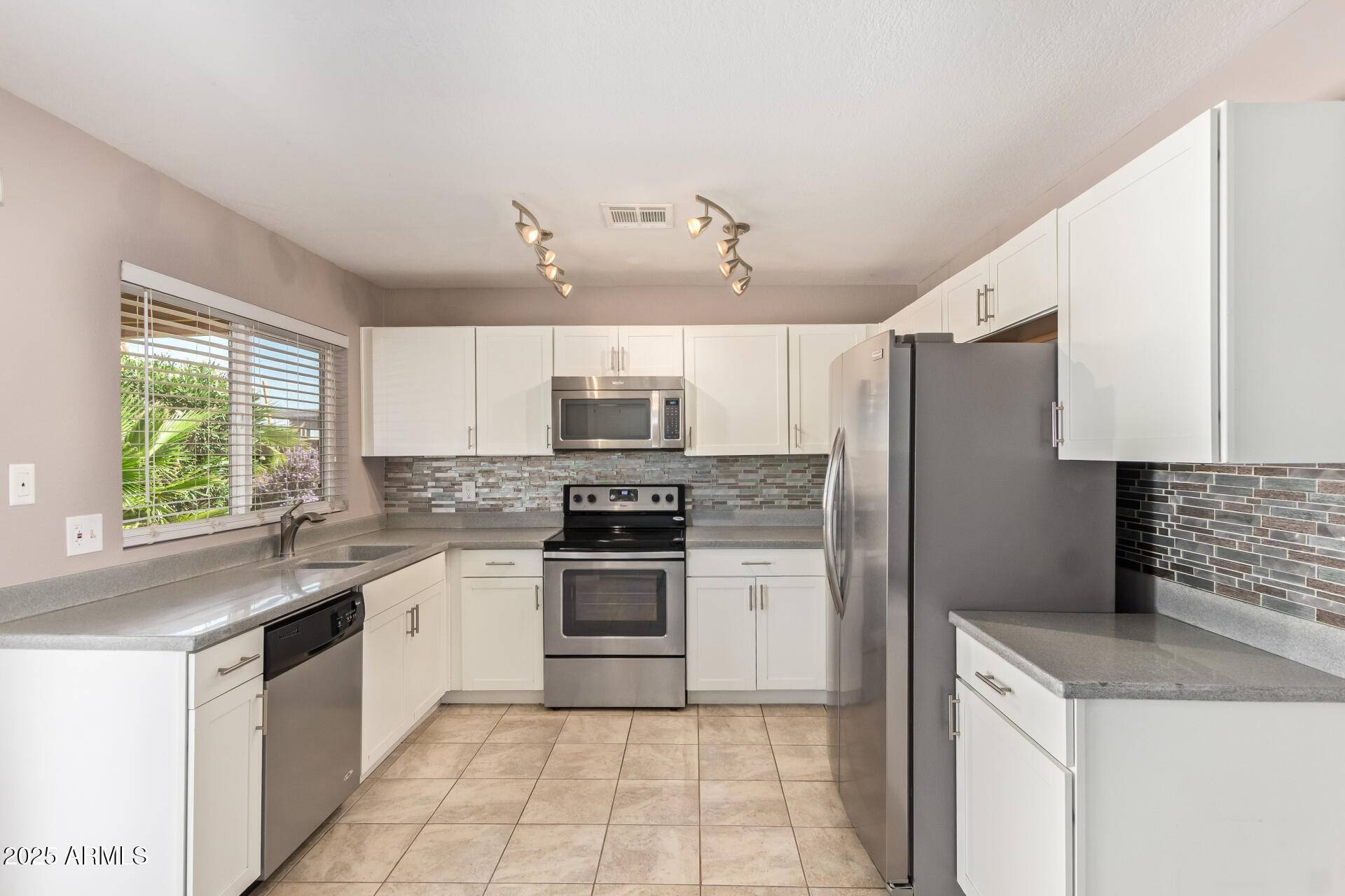 Mesa, AZ 85203,1430 N ASHLAND --