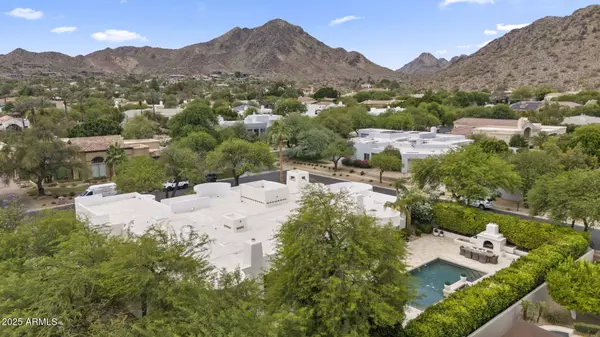 Phoenix, AZ 85028,4702 E SANNA Street