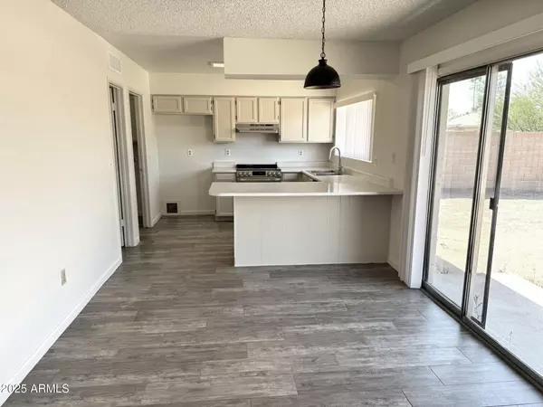 Tempe, AZ 85282,628 W FOGAL Way