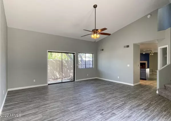Phoenix, AZ 85014,1124 E ROSE Lane #14