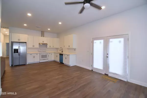 Apache Junction, AZ 85120,2815 W OHIO Street