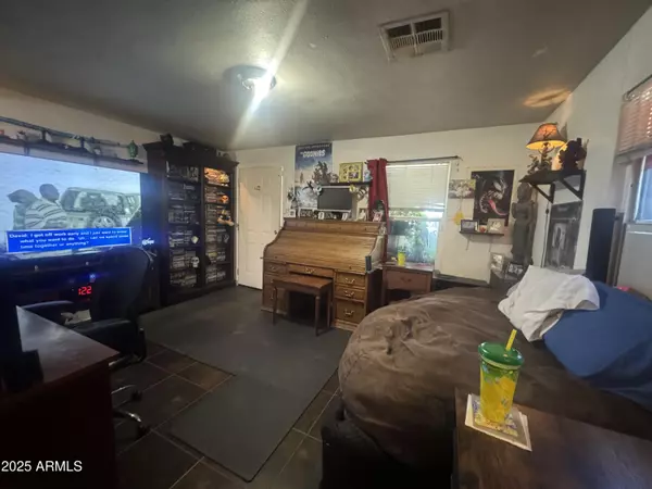 Phoenix, AZ 85009,3421 W WILLETTA Street