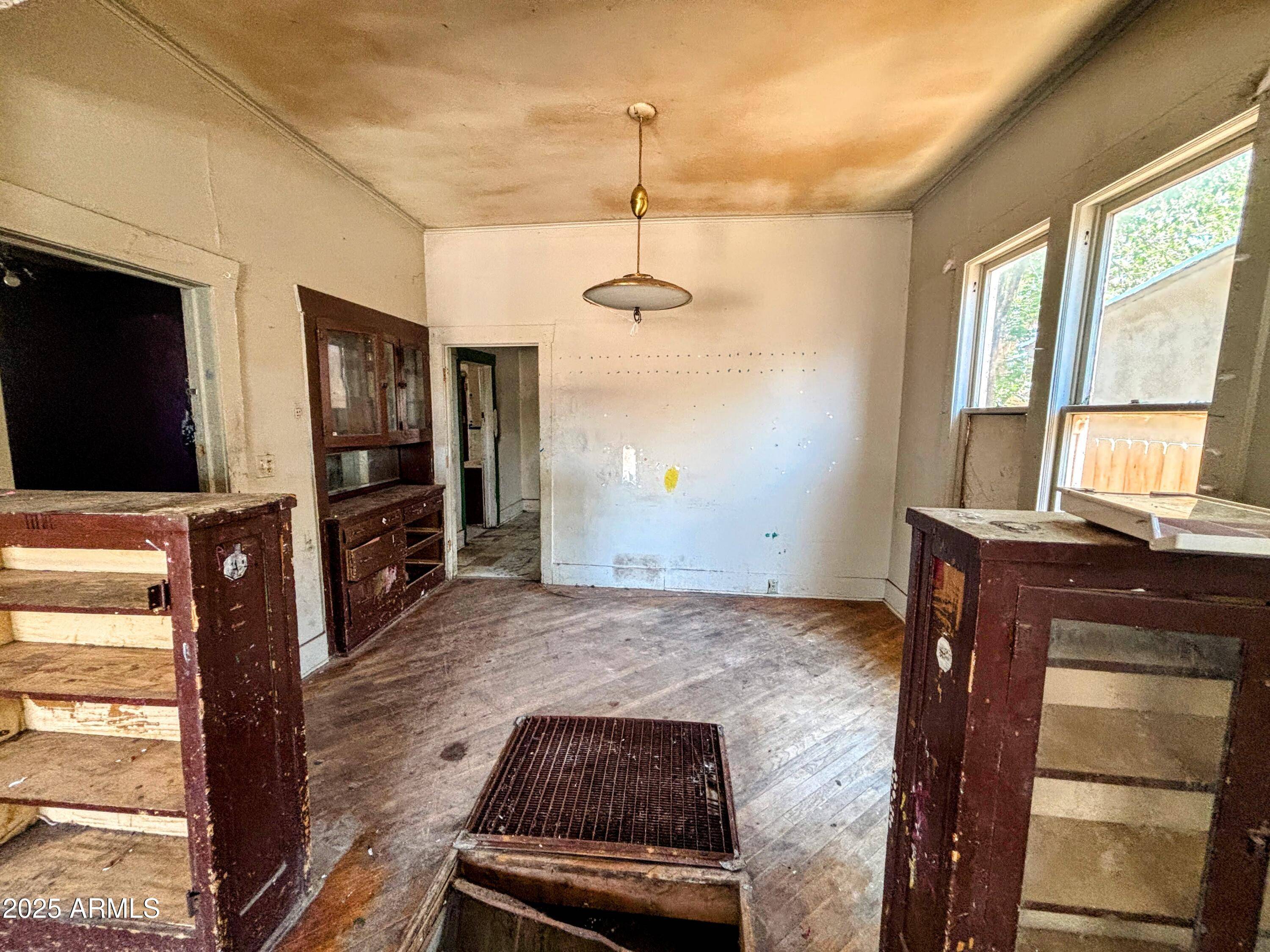 Winslow, AZ 86047,216 W THIRD Street