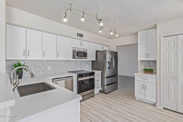 Mesa, AZ 85205,4933 E DOWNING Street