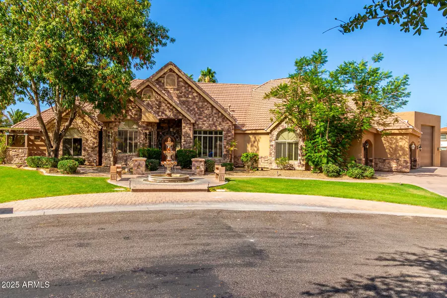 2558 E PAGE Court, Gilbert, AZ 85234