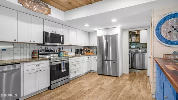 3842 W MAUNA LOA Lane, Phoenix, AZ 85053